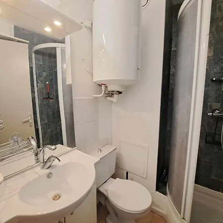 Rdc Avec Acces Direct Plage, Grande Terrasse, Cuisine Equipee, Parking - Fr-1-326-837 Appartement *